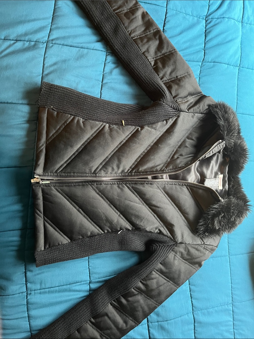 Women’s Black Gbrand zip-up